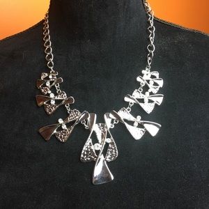 Silvertone Necklace & Earring Set NWT